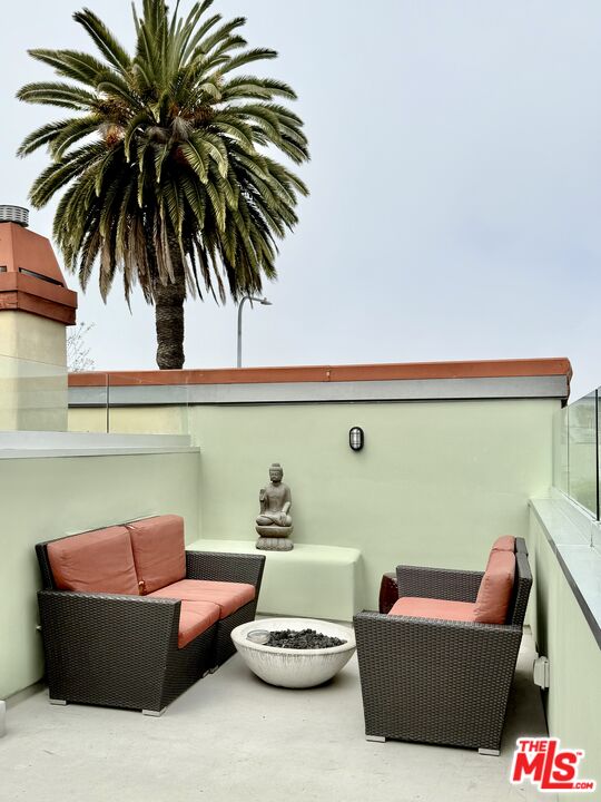 2325 Abbot Kinney Blvd