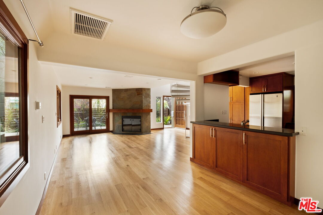 2325 Abbot Kinney Blvd