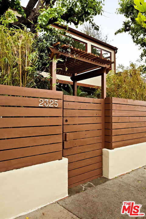 2325 Abbot Kinney Blvd