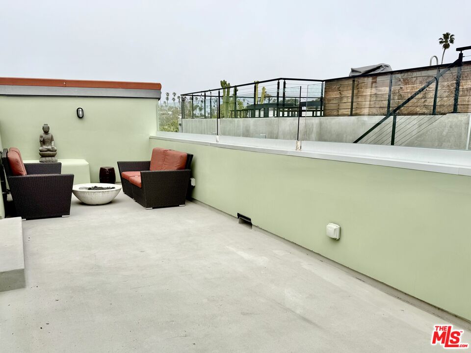 2325 Abbot Kinney Blvd