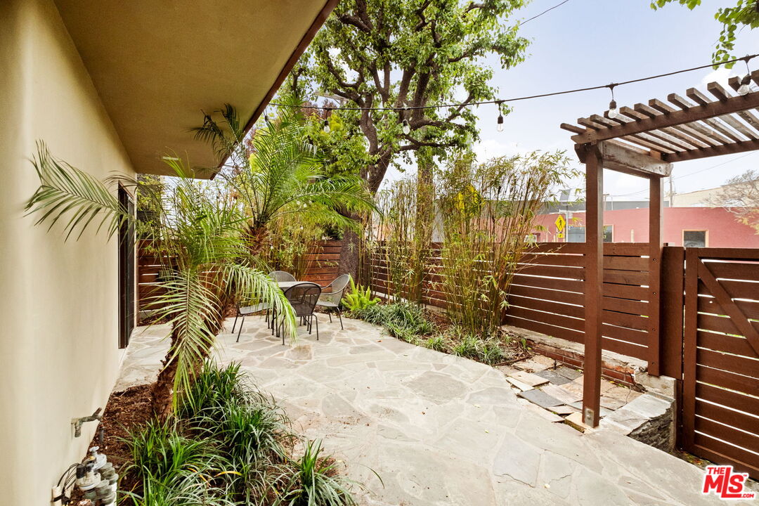 2325 Abbot Kinney Blvd