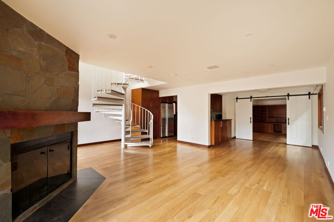 2325 Abbot Kinney Blvd