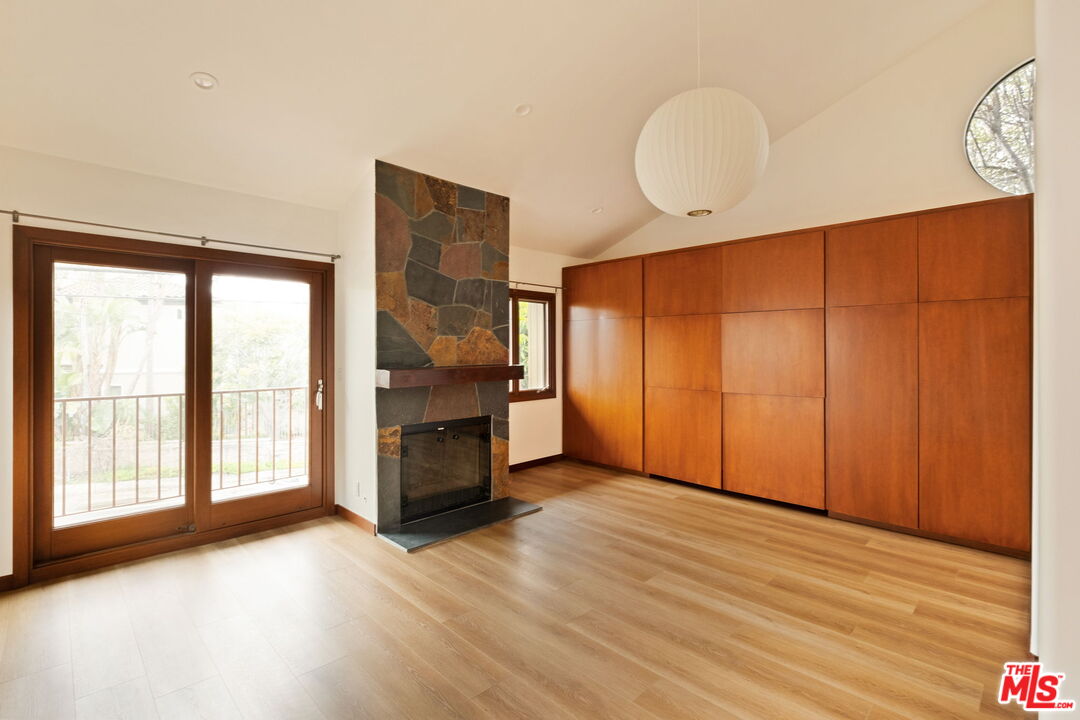 2325 Abbot Kinney Blvd