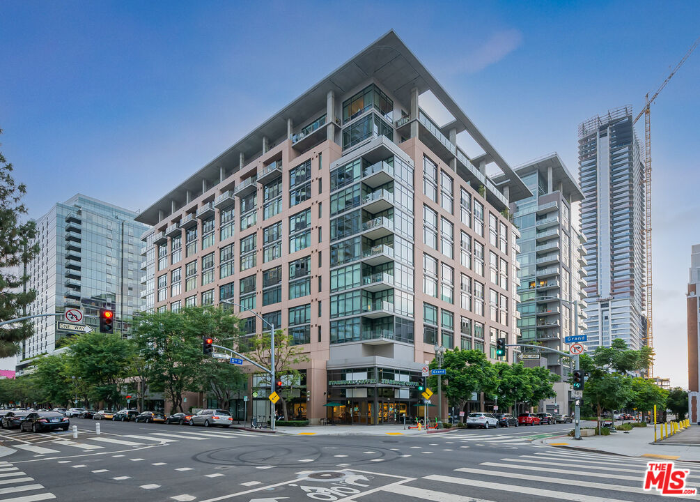 1111 S Grand Ave Unit: 912