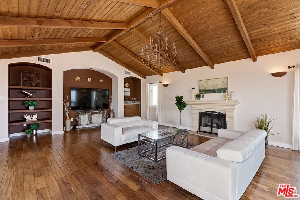 6324 Quebec Drive