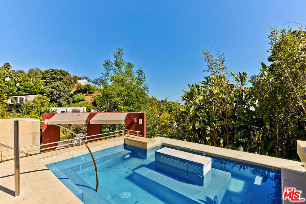 6324 Quebec Drive