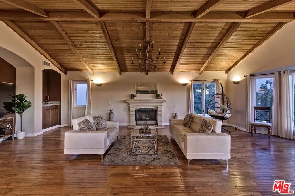 6324 Quebec Drive