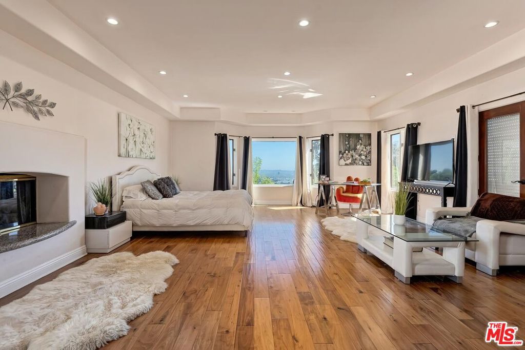 6324 Quebec Drive