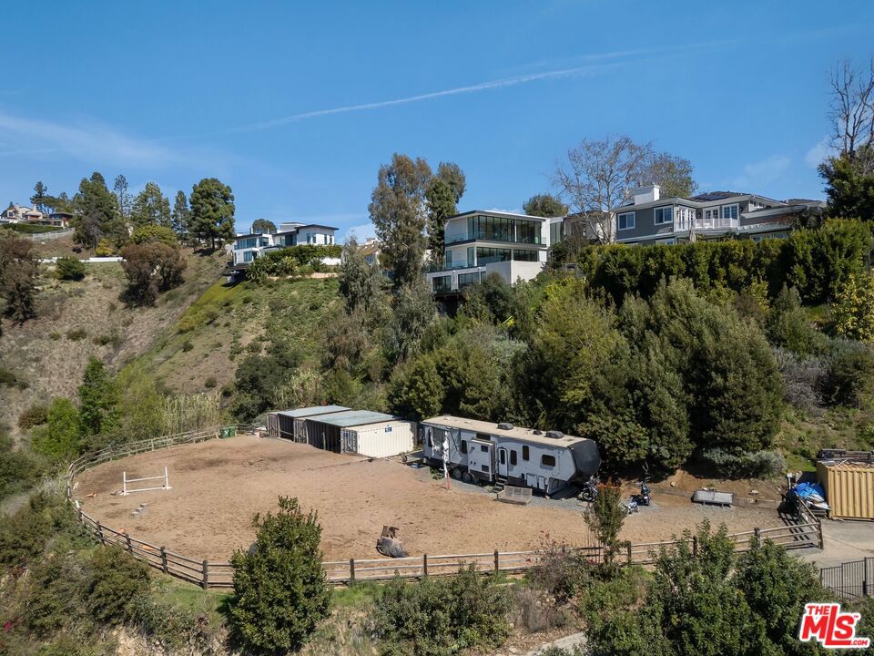 1119 Linda Flora Drive