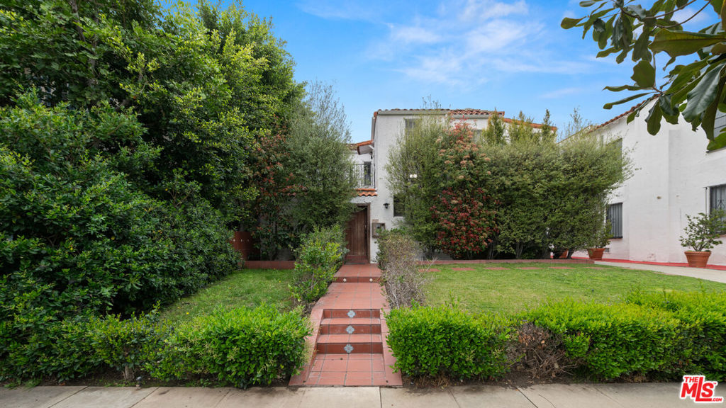 237 S Doheny Drive
