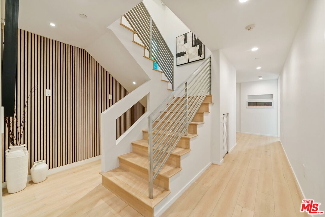 2309 Cove Ave