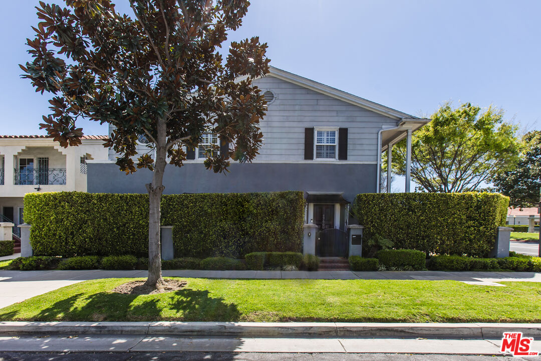 9660 W Olympic Blvd