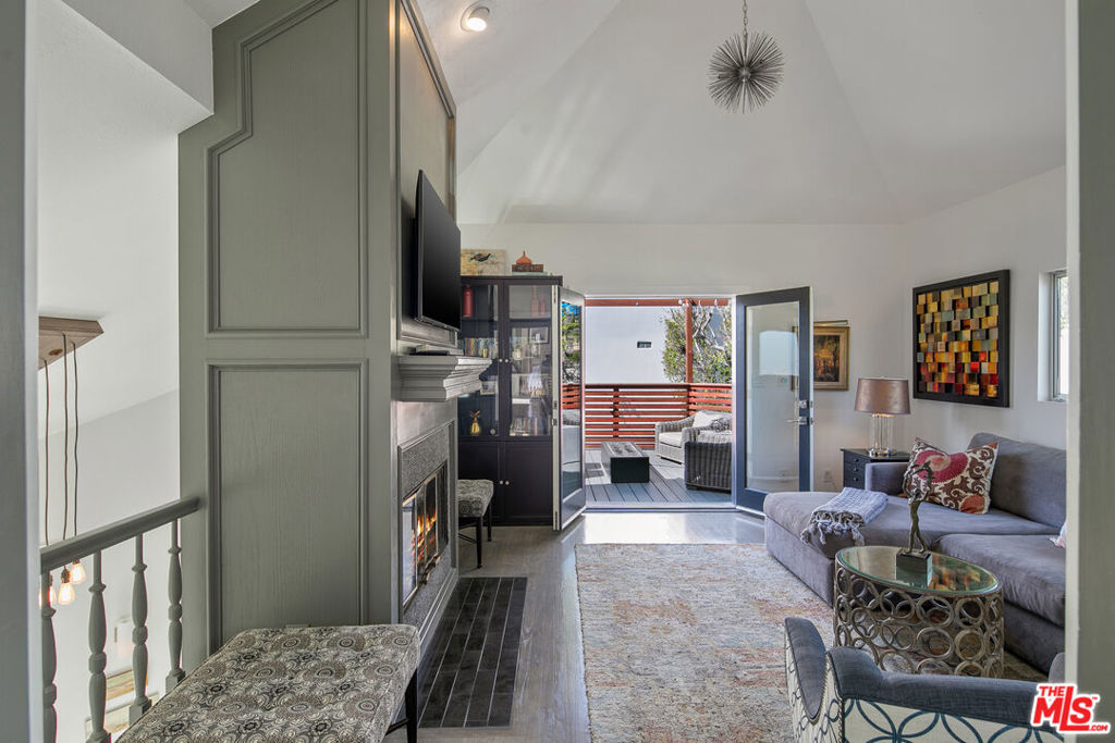 2609 Creston Drive