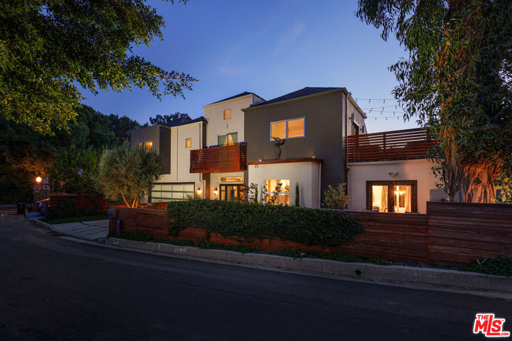 2609 Creston Drive