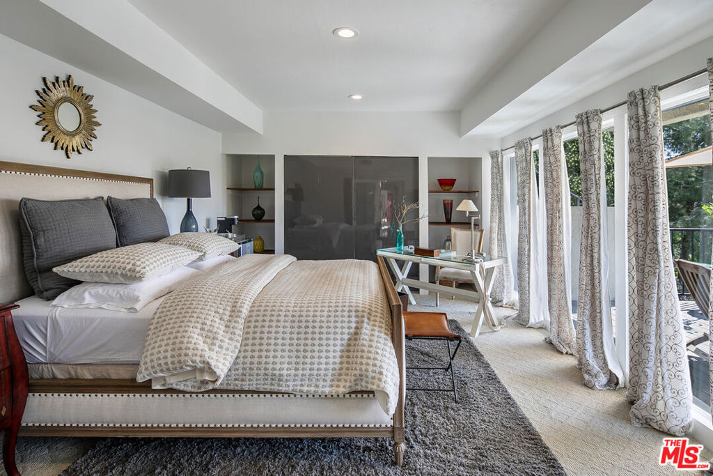 2609 Creston Drive