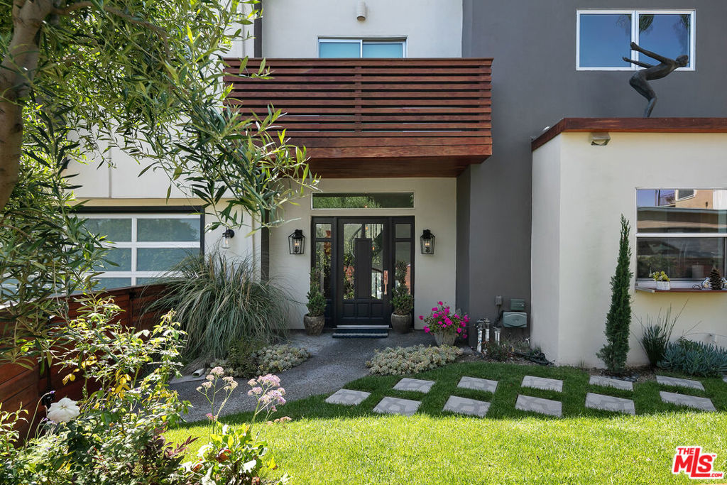 2609 Creston Drive