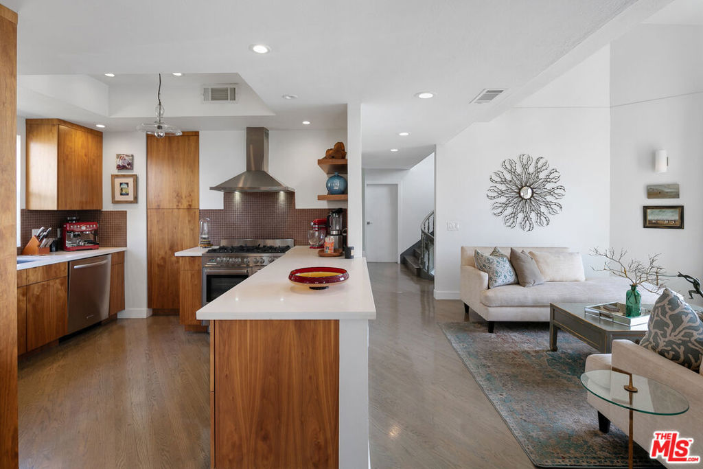 2609 Creston Drive