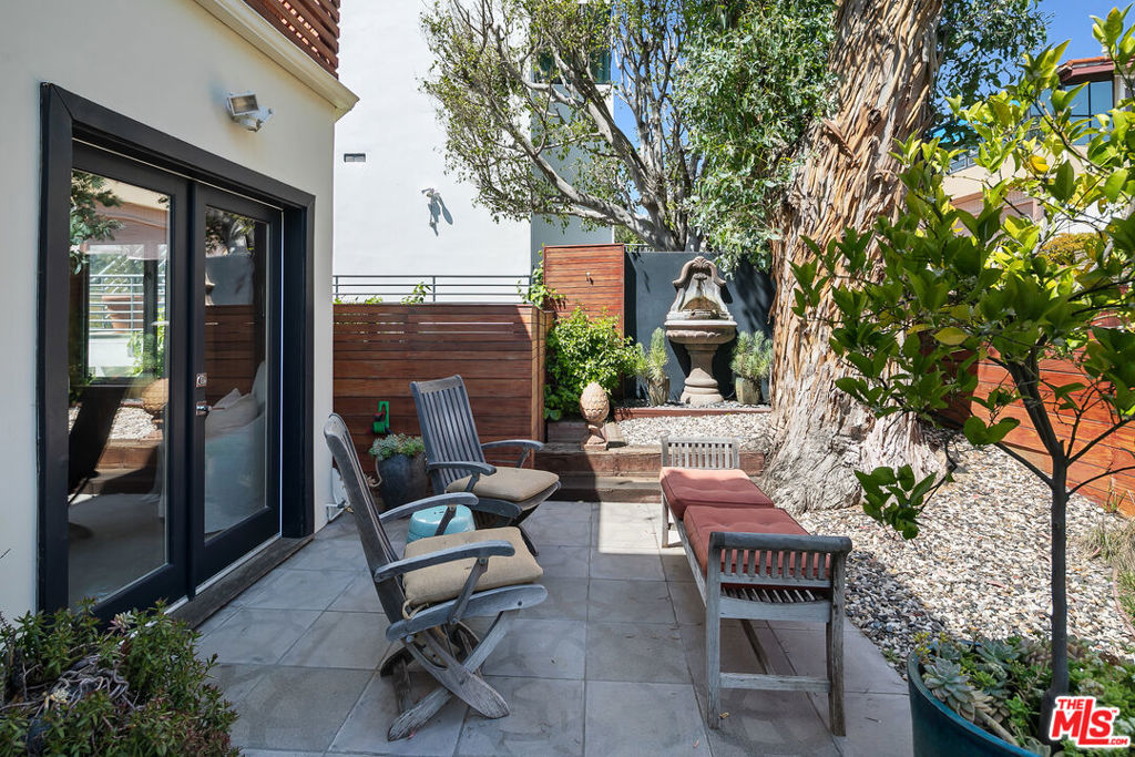 2609 Creston Drive