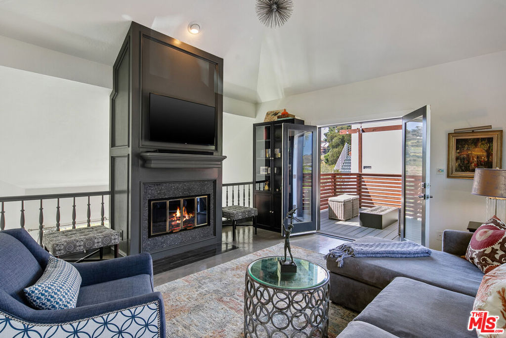 2609 Creston Drive