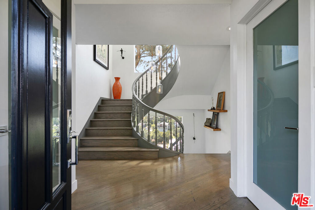 2609 Creston Drive