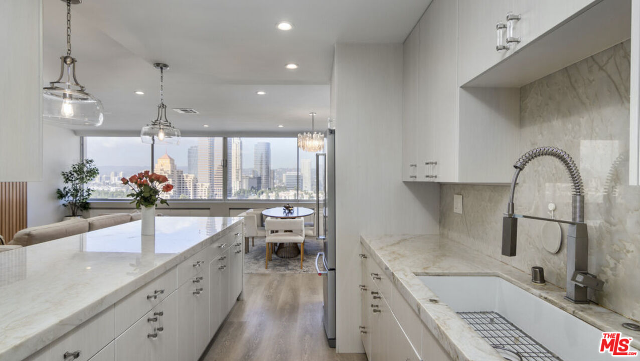 2222 Avenue Of The Stars Unit: 1704