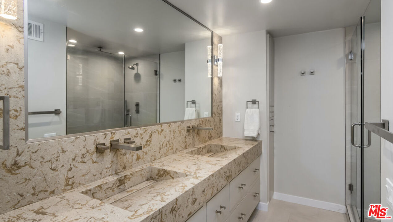 2222 Avenue Of The Stars Unit: 1704