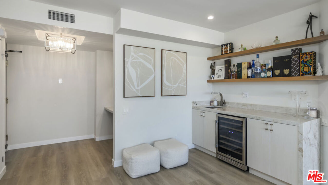 2222 Avenue Of The Stars Unit: 1704