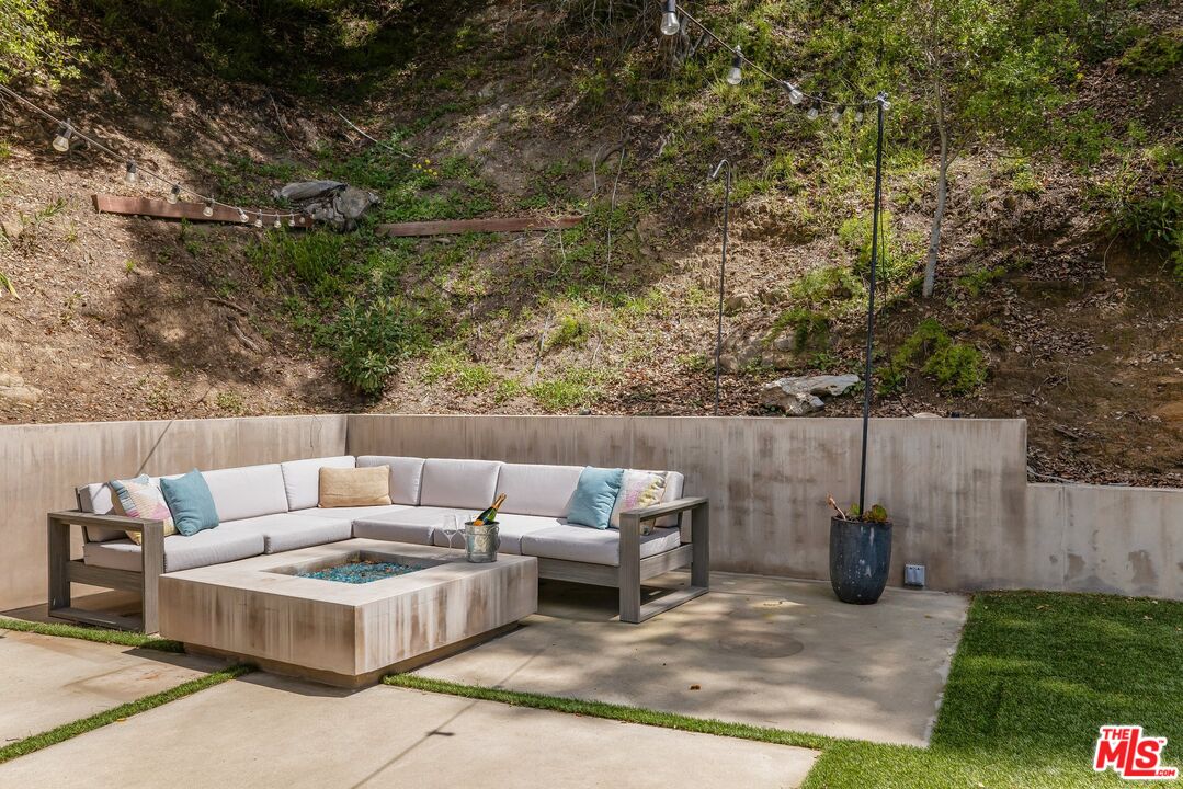874 N Norman Pl