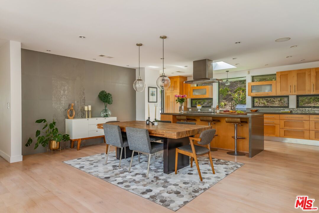 874 N Norman Pl