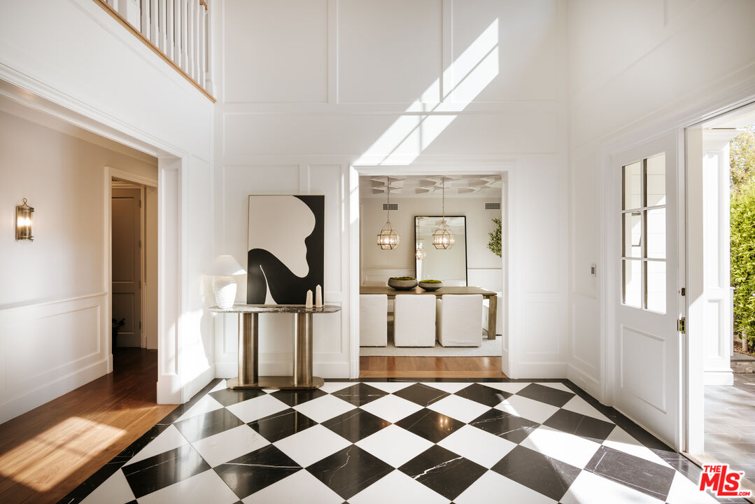 808 SAN VICENTE BLVD