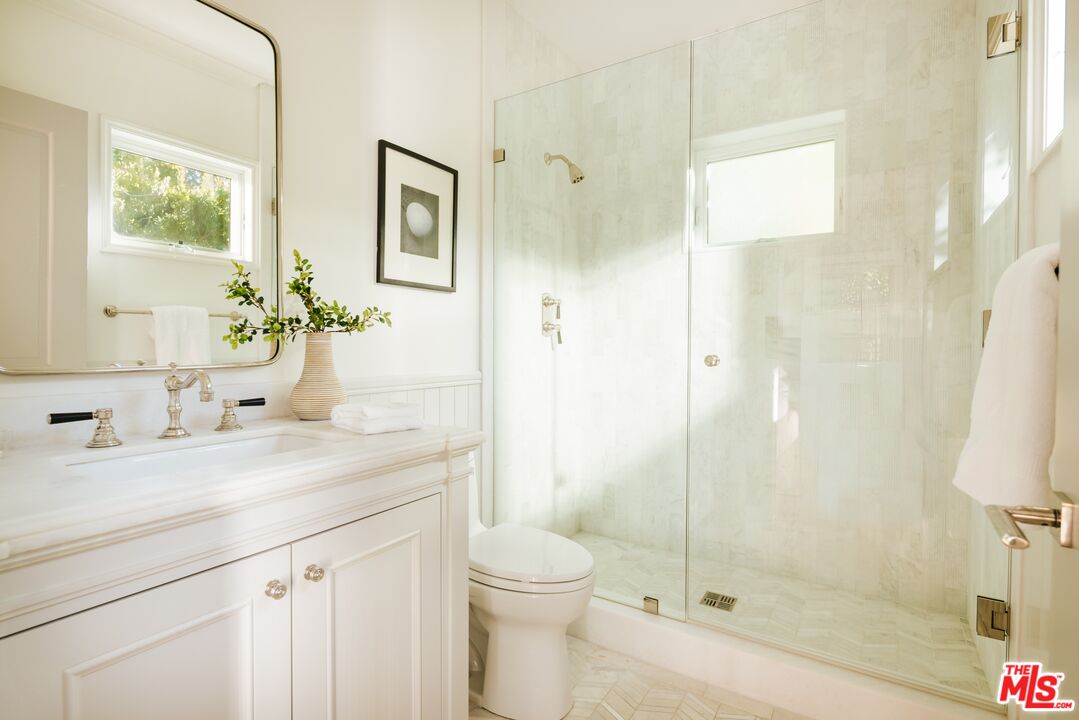 808 SAN VICENTE BLVD