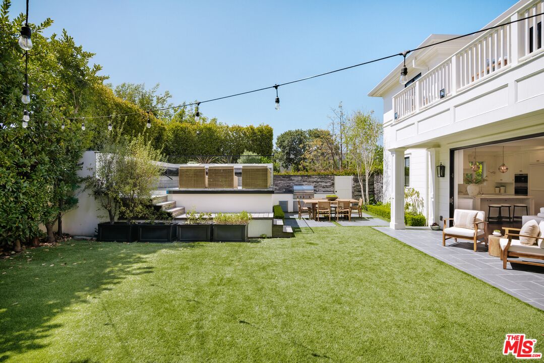 808 SAN VICENTE BLVD