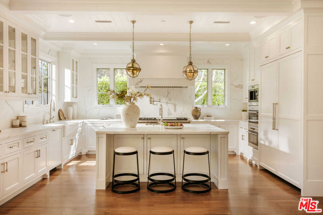 808 SAN VICENTE BLVD