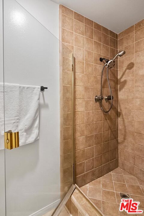 2307 S Bentley Ave Unit: 2