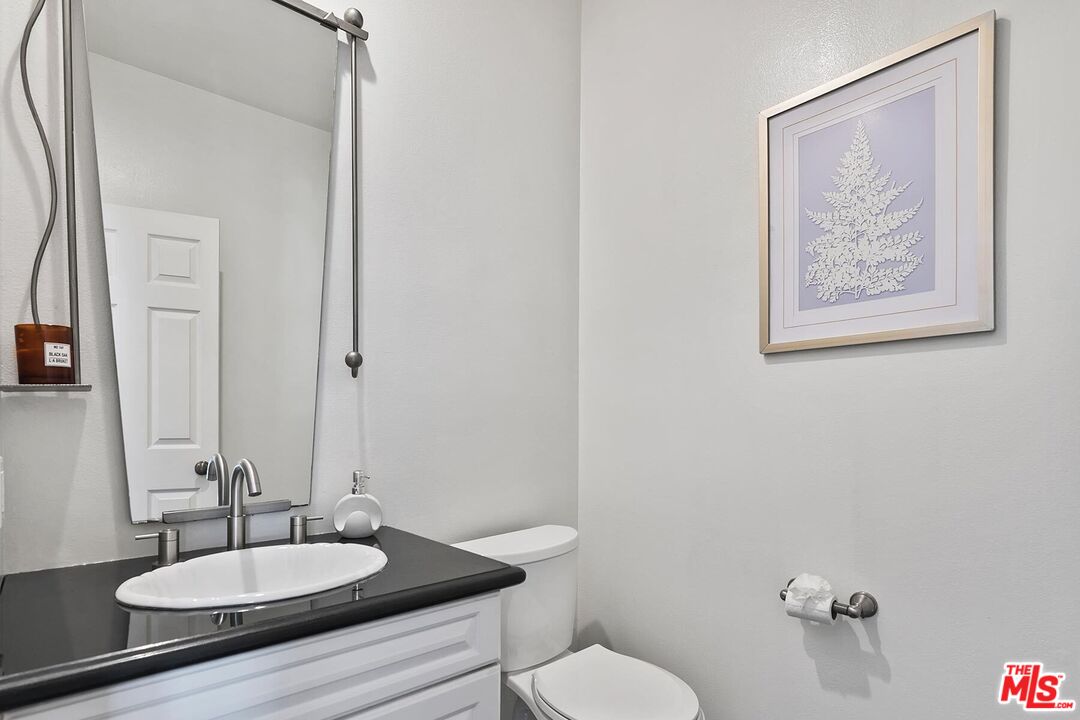 2307 S Bentley Ave Unit: 2