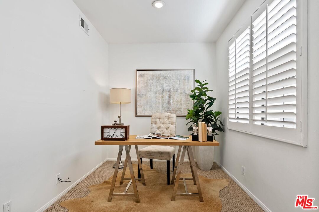 2307 S Bentley Ave Unit: 2