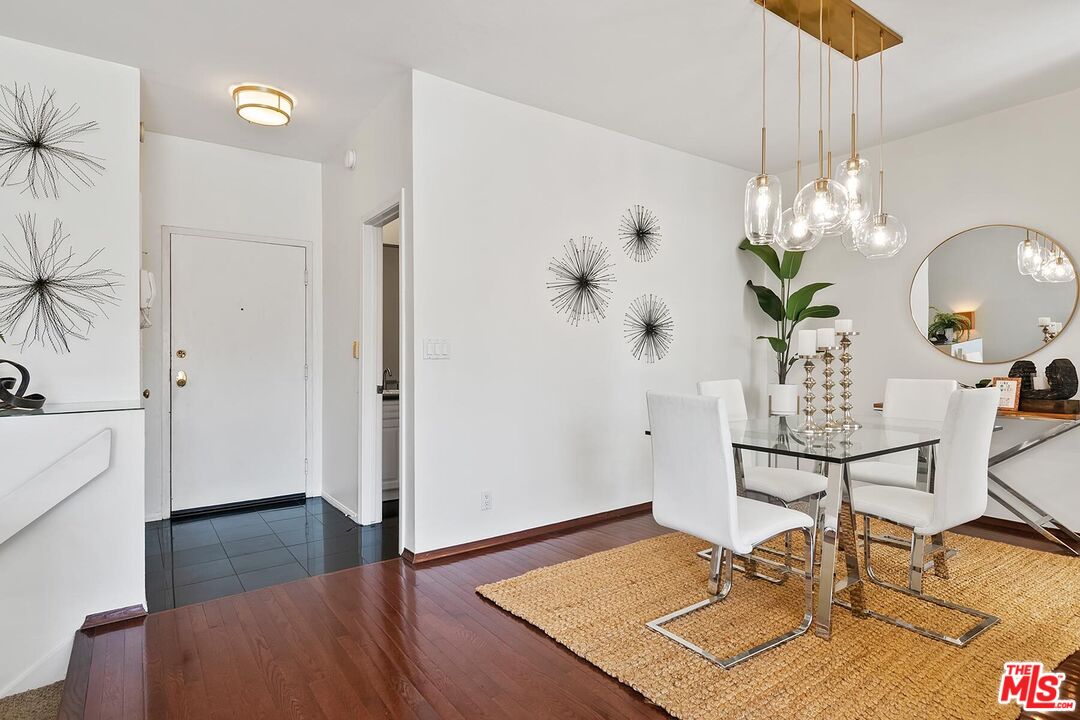 2307 S Bentley Ave Unit: 2