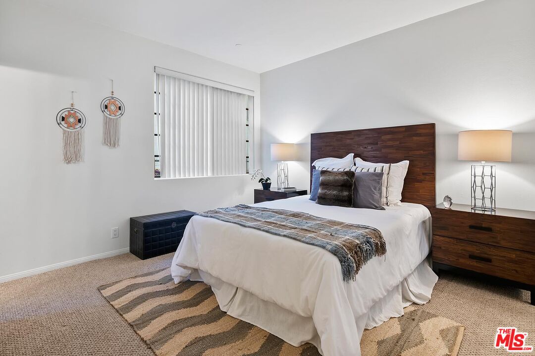 2307 S Bentley Ave Unit: 2