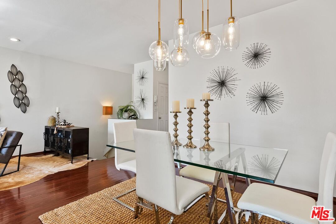 2307 S Bentley Ave Unit: 2