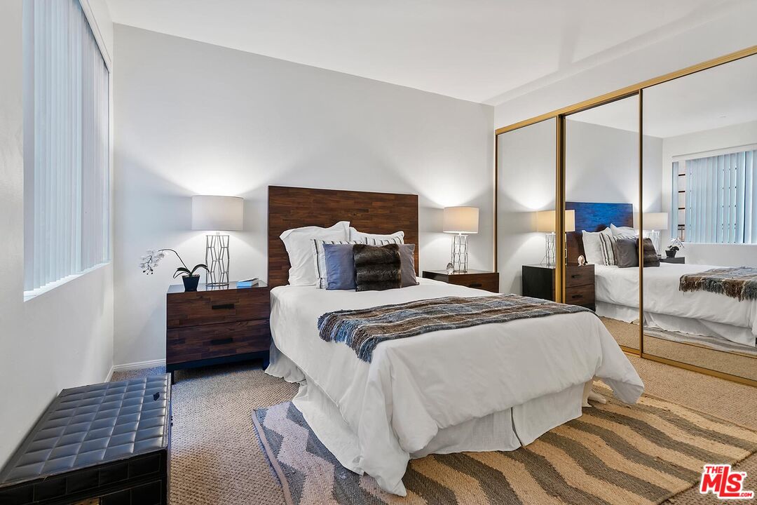 2307 S Bentley Ave Unit: 2