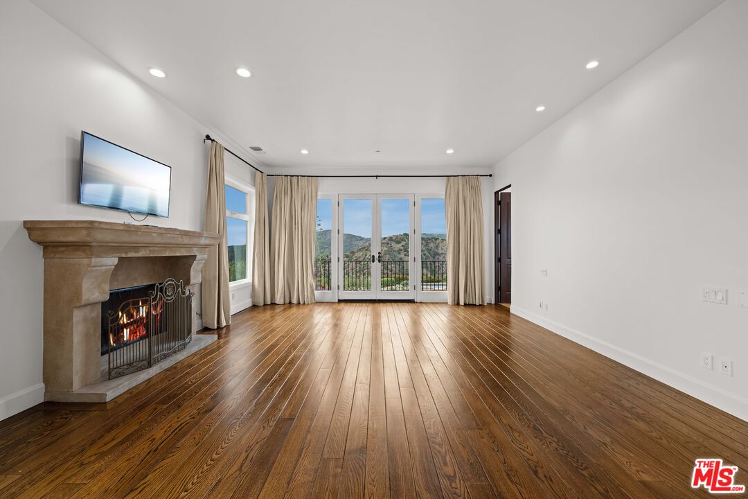 1301 Linda Flora Drive