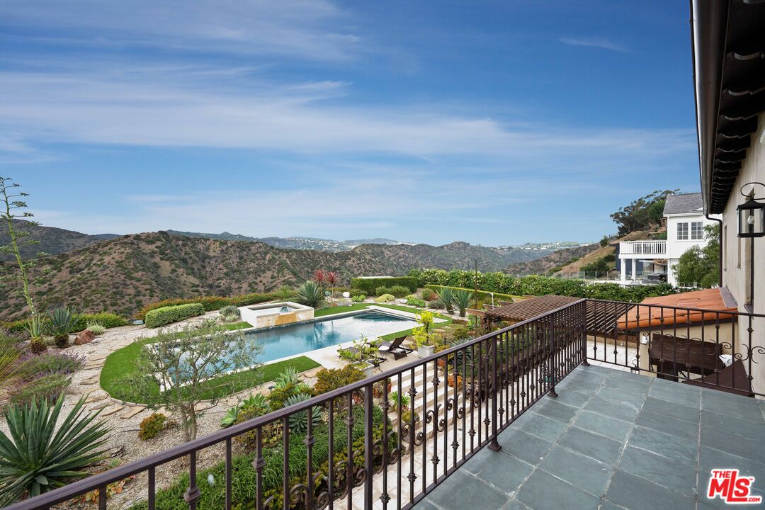 1301 Linda Flora Drive