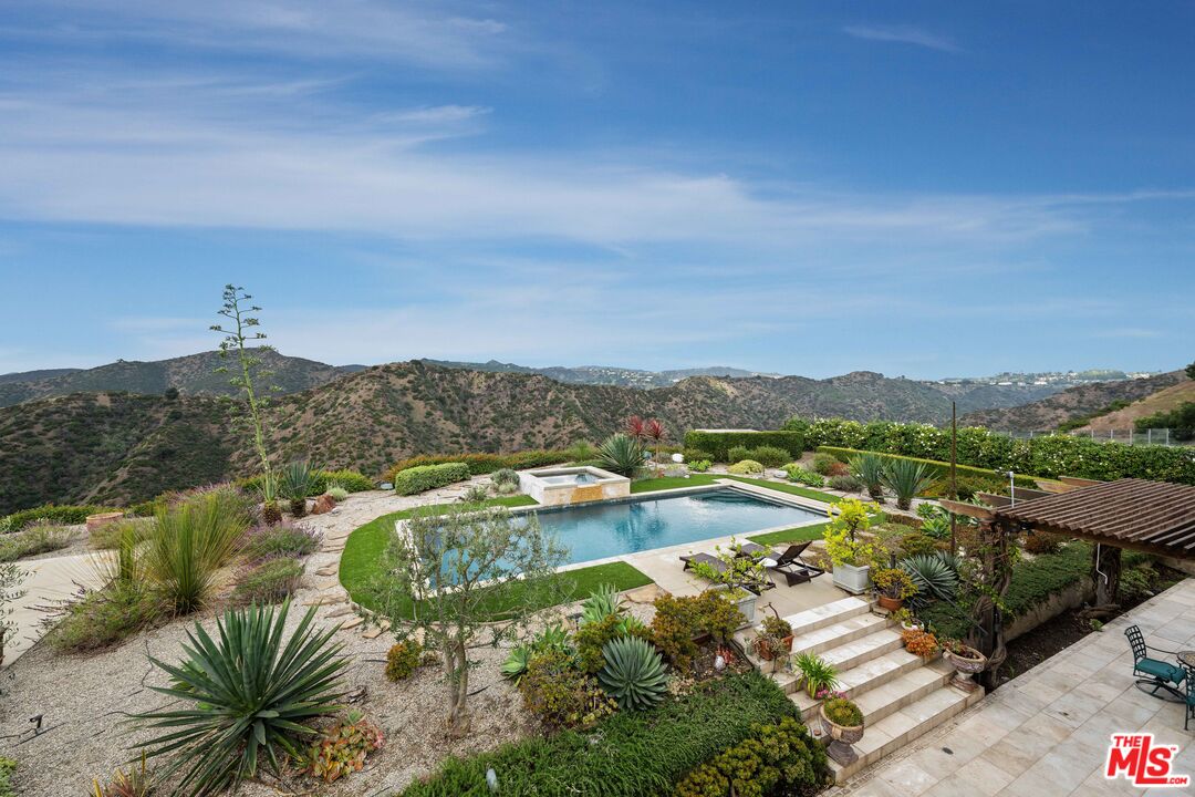 1301 Linda Flora Drive