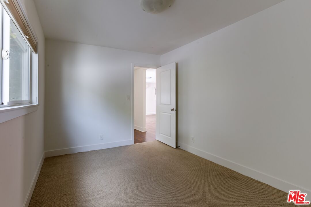 2147 N Beverly Glen Blvd