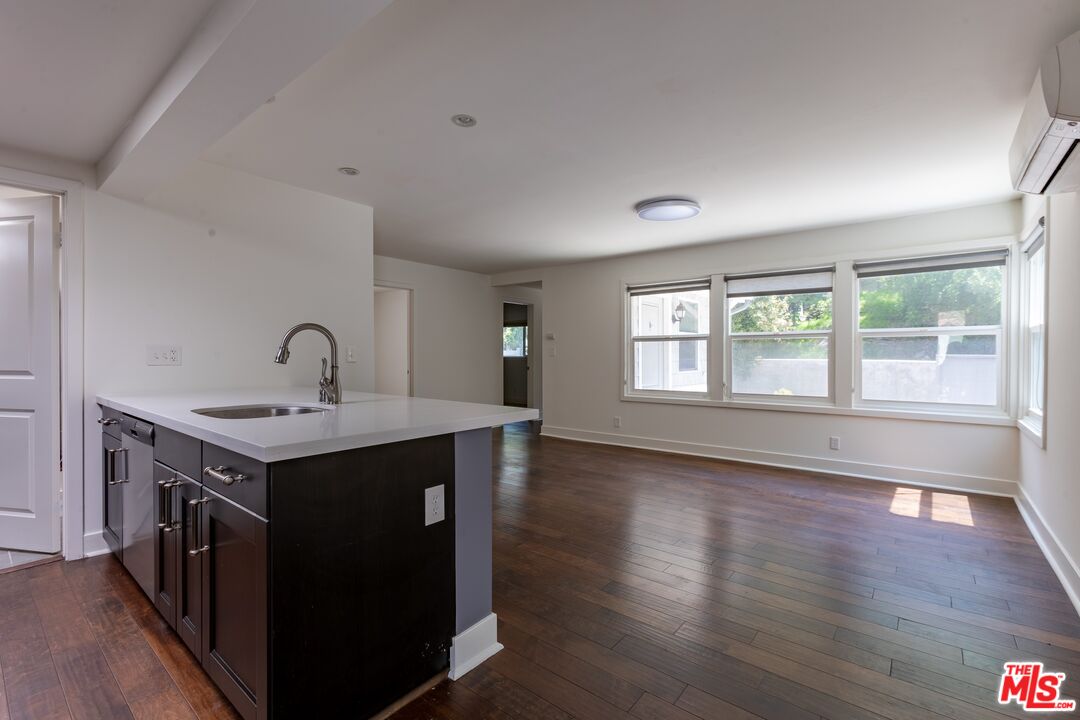 2147 N Beverly Glen Blvd