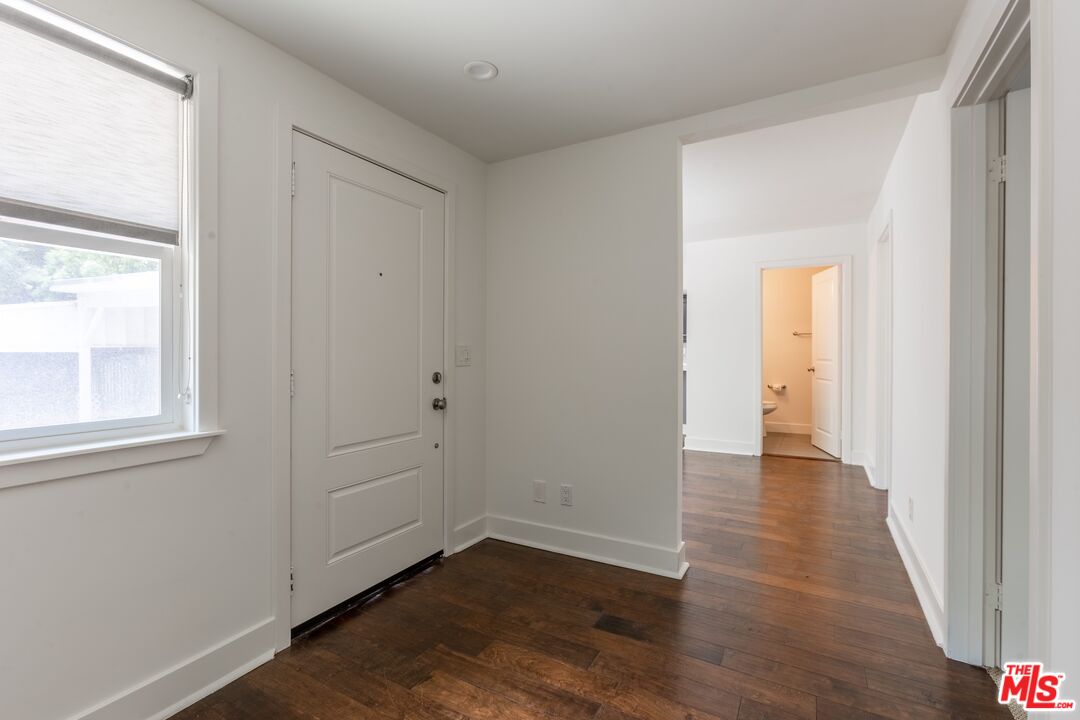 2147 N Beverly Glen Blvd