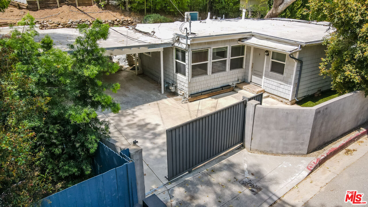 2147 N Beverly Glen Blvd