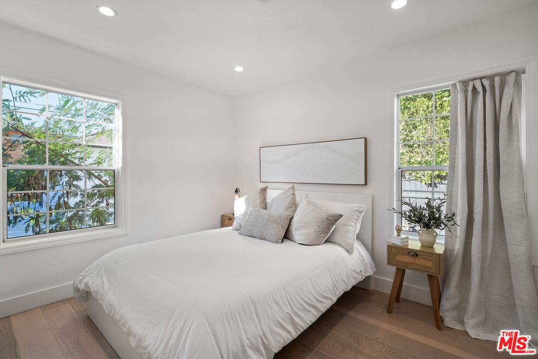 5143 Newcastle Avenue