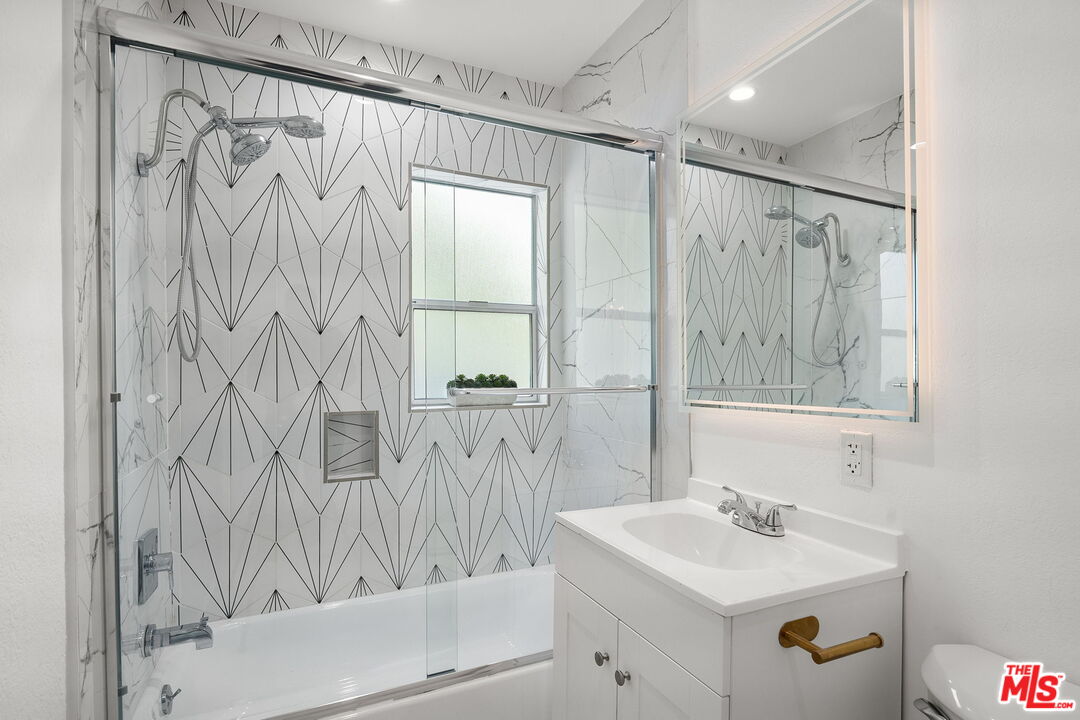 5143 Newcastle Avenue