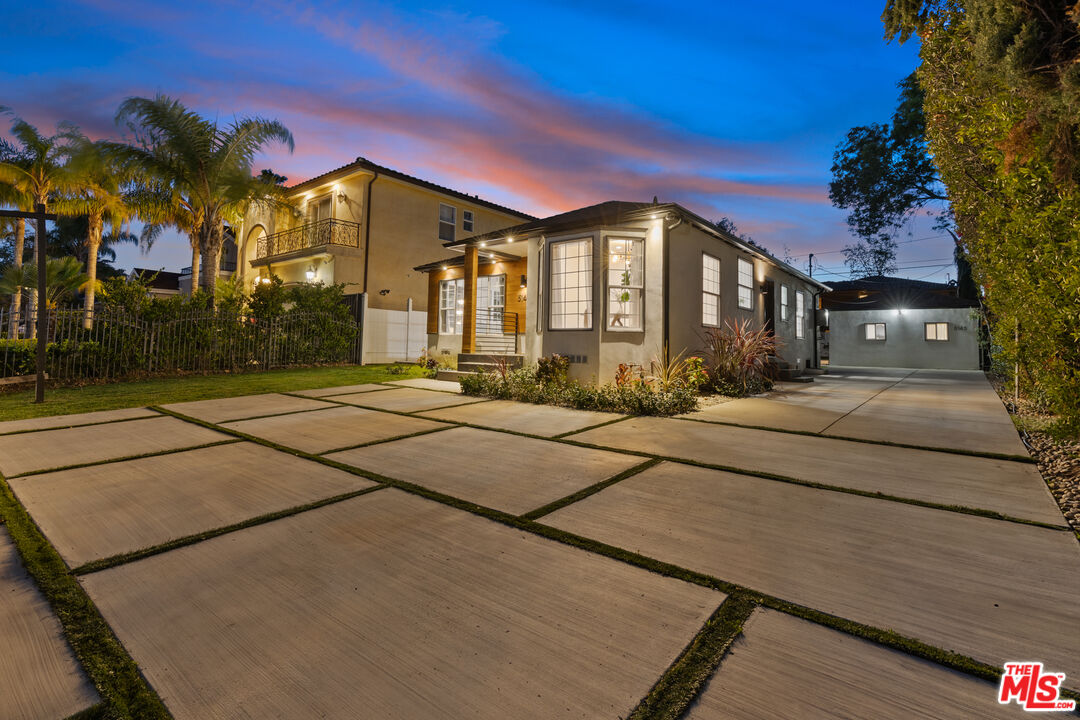 5143 Newcastle Avenue